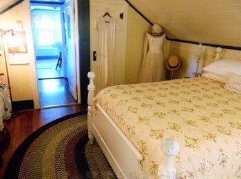 Bed & Breakfast Maple Leaf Cottage Inn