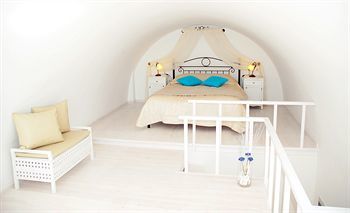 Reverie Santorini Hotel