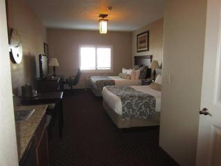 Hotel The Landmark Inn & Suites