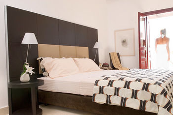 Hotel 9 Muses Santorini Resort