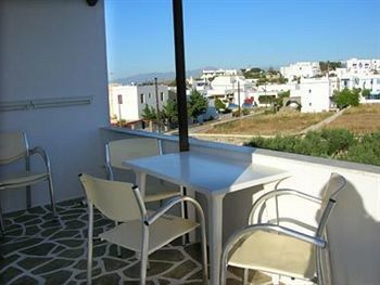 Sunset Studios & Apartments