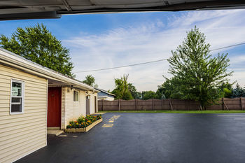 Motel Budget Inn Buffalo Airport
