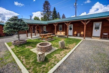 Motel Cascade Lake Inn
