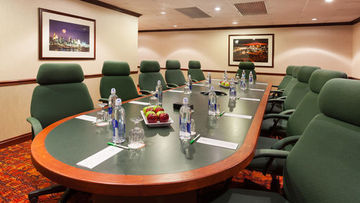 Hotel Holiday Inn Airport