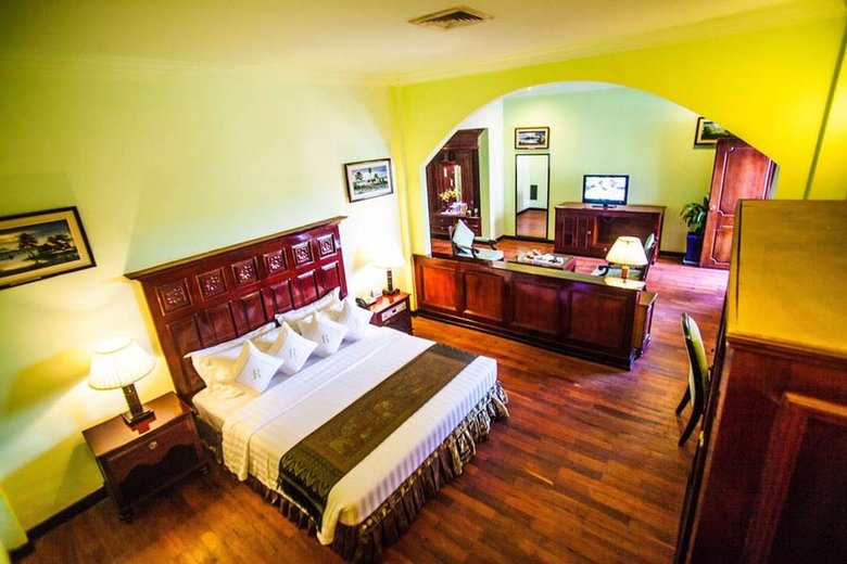Ree Hotel