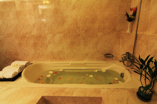 Ree Hotel