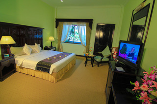 Ree Hotel