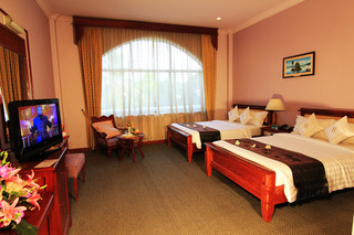 Ree Hotel