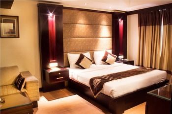 Parkland Hotel Defence Colony