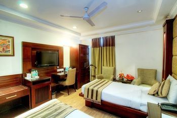 Parkland Hotel Defence Colony