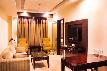 Parkland Hotel Defence Colony