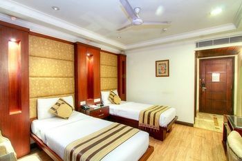 Parkland Hotel Defence Colony