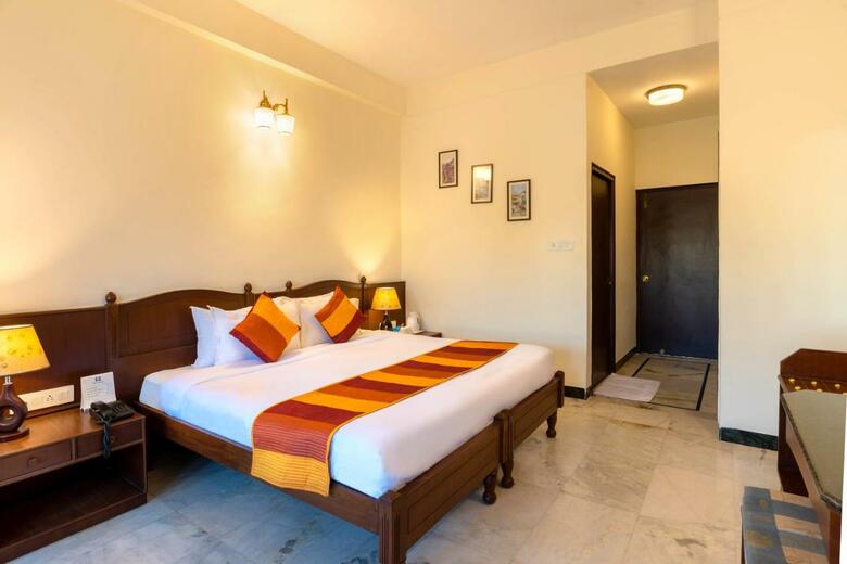Sarovar Hotel