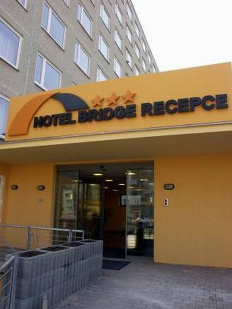 Bridge Hotel