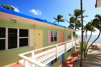 Hotel Drop Anchor Resort And Marina