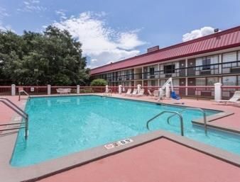 Hotel Ramada Perry Near Fairgrounds