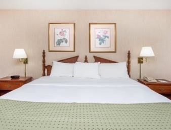 Hotel Ramada Perry Near Fairgrounds