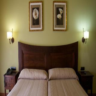 Hotel Los Dolmenes