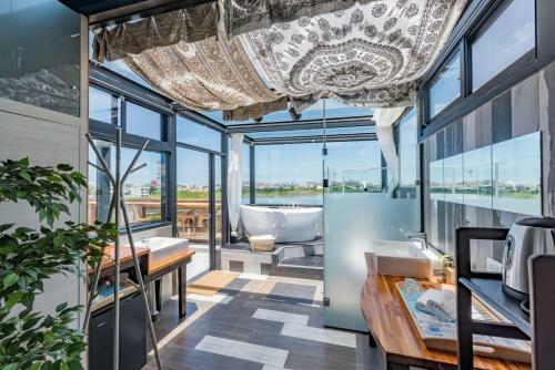 Malibu Oceanview Homestay