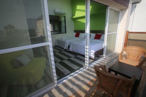 Malibu Oceanview Homestay