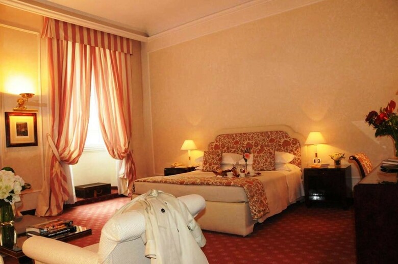 Hotel De La Ville