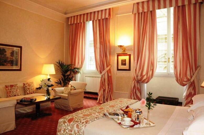 Hotel De La Ville