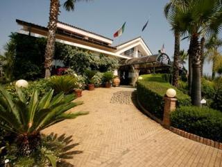 Hotel Leucosya