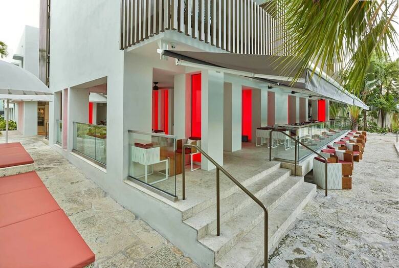 Hotel The Hall South Beach