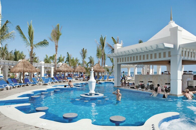 Hotel Riu Emerald Bay
