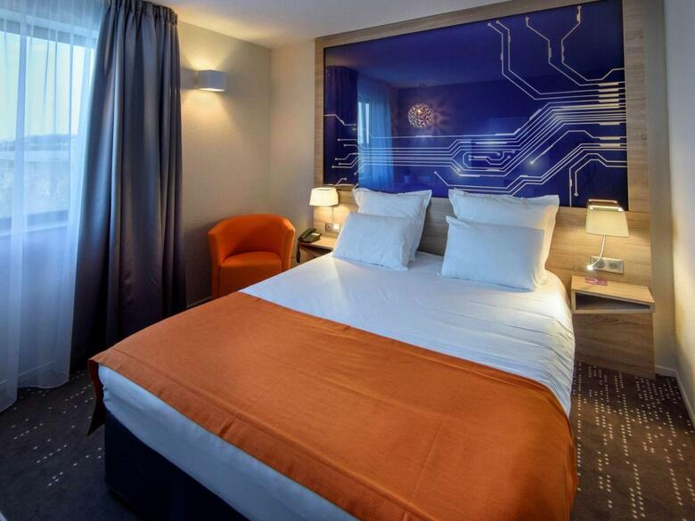 Hotel Mercure Poitiers Aquatis Site Du Futuroscope