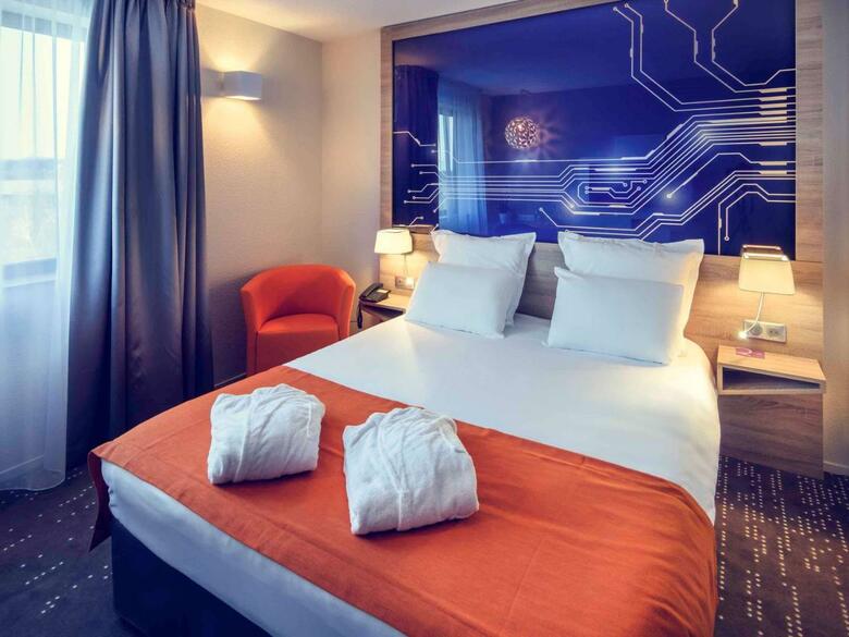 Hotel Mercure Poitiers Aquatis Site Du Futuroscope