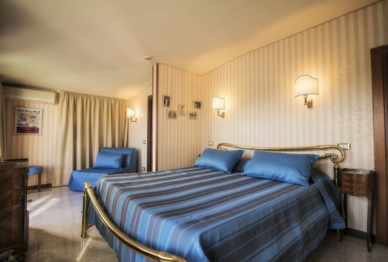 Hotel Pacific