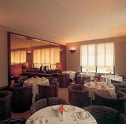 Club Hotel