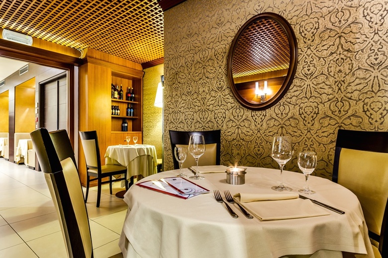 Smart Hotel Holiday