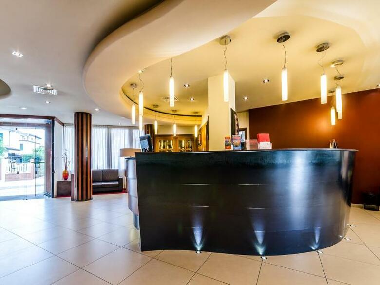 Smart Hotel Holiday