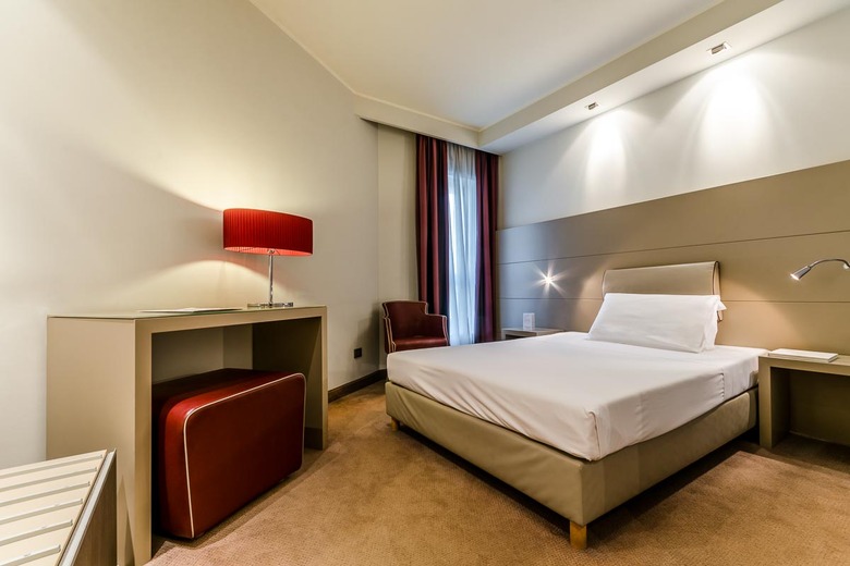 Smart Hotel Holiday
