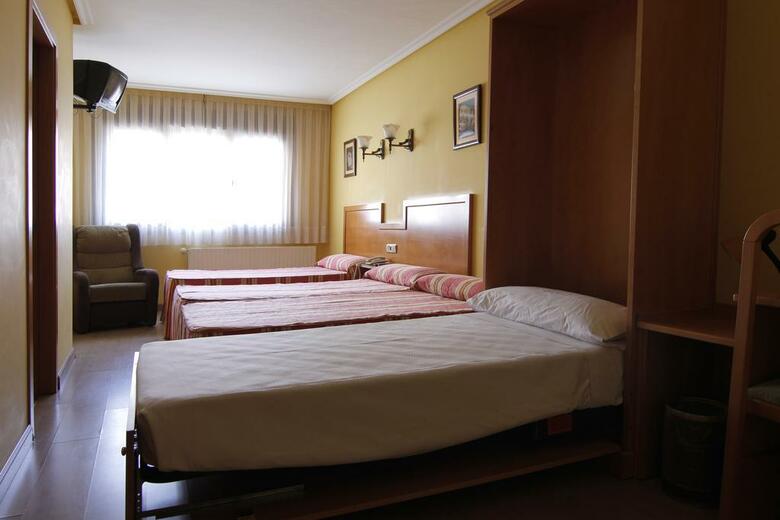 Hotel Carbayon II
