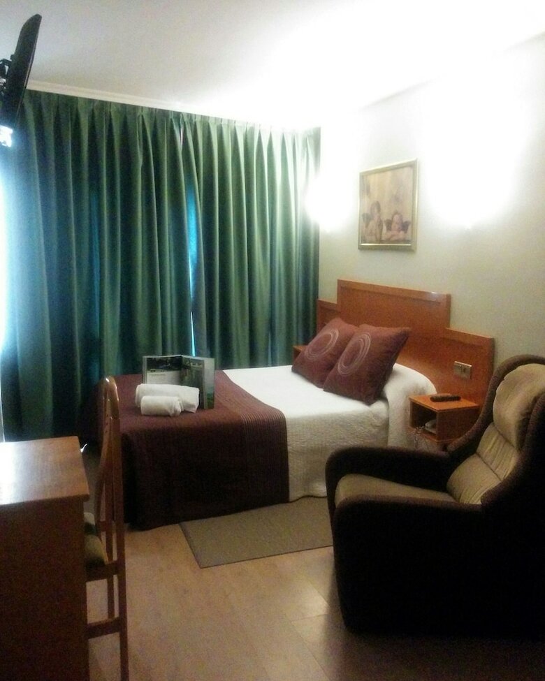 Hotel Carbayon II