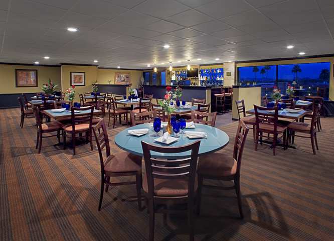 Hotel Embassy Suites Phoenix Airport