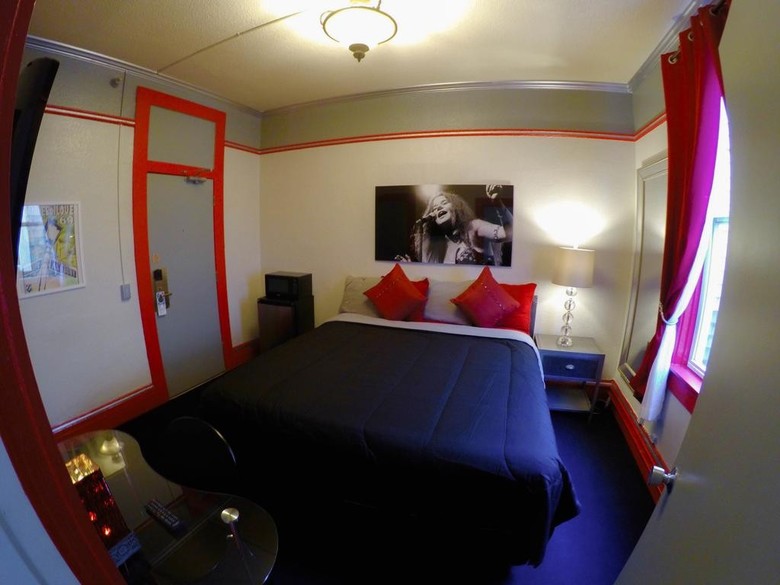 Encore Express Hotel