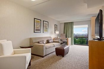 Hotel Hilton Suites Auburn Hills