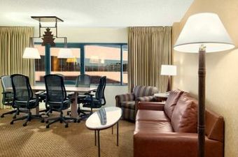 Hotel Hilton Suites