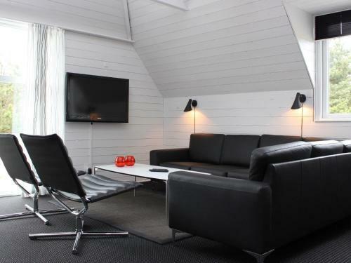 Four-bedroom Holiday Home In Bl�vand 26