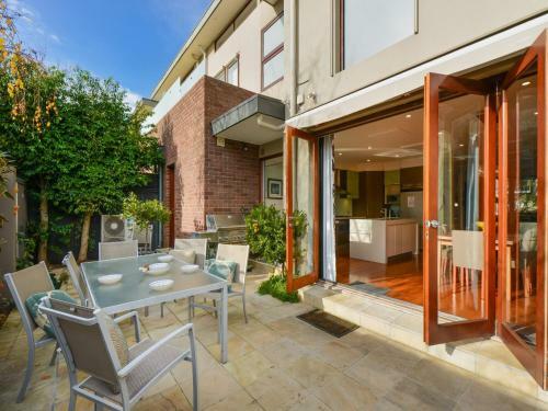 Boutique Stays - Maple On Kent, Glen Iris Townhouse