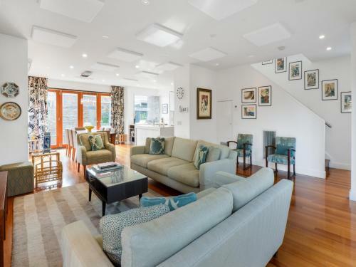 Boutique Stays - Maple On Kent, Glen Iris Townhouse