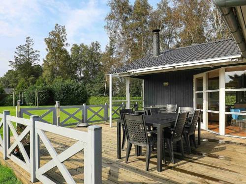 Four-bedroom Holiday Home In V�ggerl�se 22