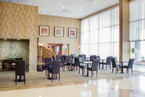 Hotel Quality Inn & Suites Airpark East