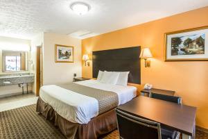 Hotel Econo Lodge North