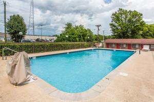 Hotel Econo Lodge North