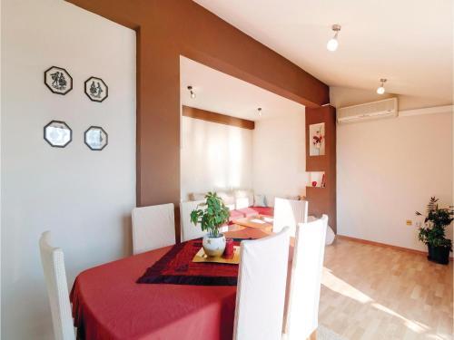 Three-bedroom Apartment Podstrana With Sea View 07